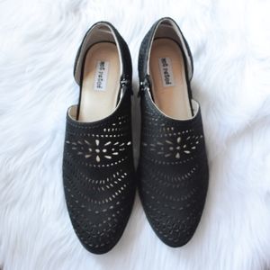 🌟NWOT Black Not Rated flats